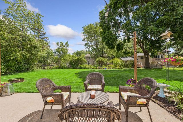 6265 Oakwood Road, Woodbury, MN 55125