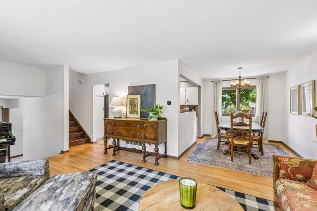 6265 Oakwood Road, Woodbury, MN 55125