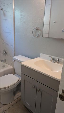 738 E MINNEOLA AVENUE, Clermont, FL 34711