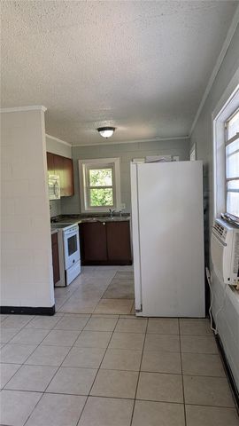 738 E MINNEOLA AVENUE, Clermont, FL 34711