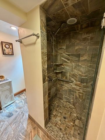 54 River St, Billerica, MA 01821