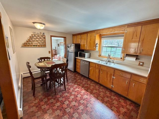 54 River St, Billerica, MA 01821