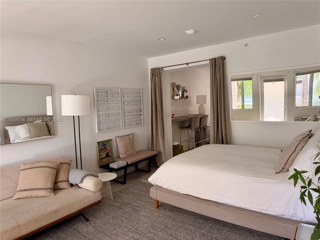 220 Collins Ave 6B, Miami Beach, FL 33139