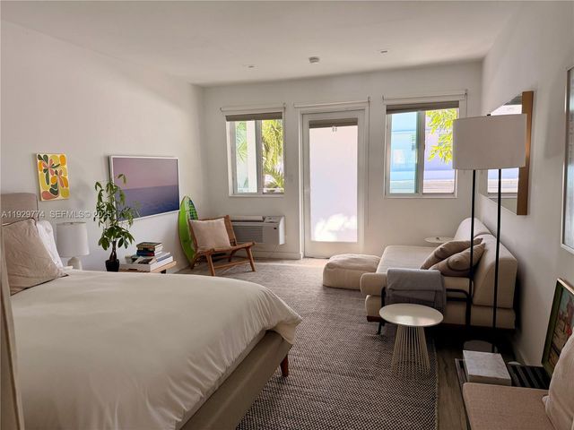 220 Collins Ave 6B, Miami Beach, FL 33139