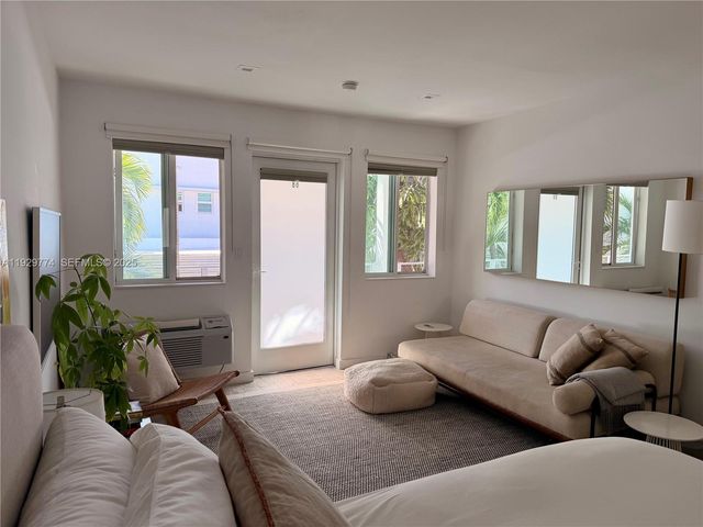 220 Collins Ave 6B, Miami Beach, FL 33139