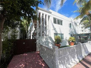 220 Collins Ave 6B, Miami Beach, FL 33139