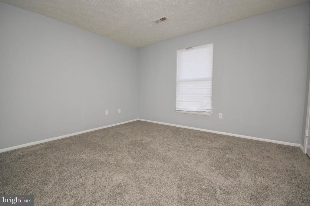 Image 17 of property listing at 332 SUTER RD, Baltimore, MD 21228