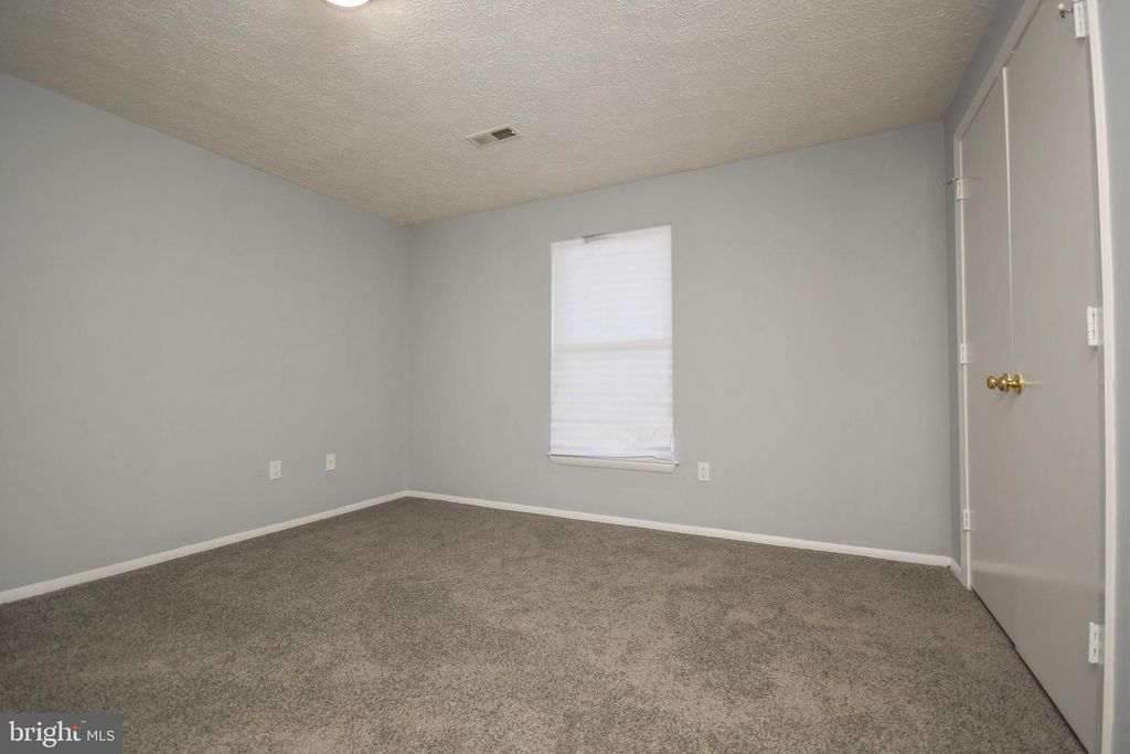 Image 25 of property listing at 332 SUTER RD, Baltimore, MD 21228