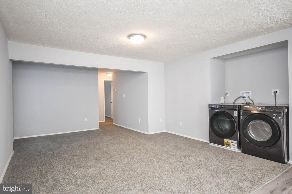 Image 37 of property listing at 332 SUTER RD, Baltimore, MD 21228