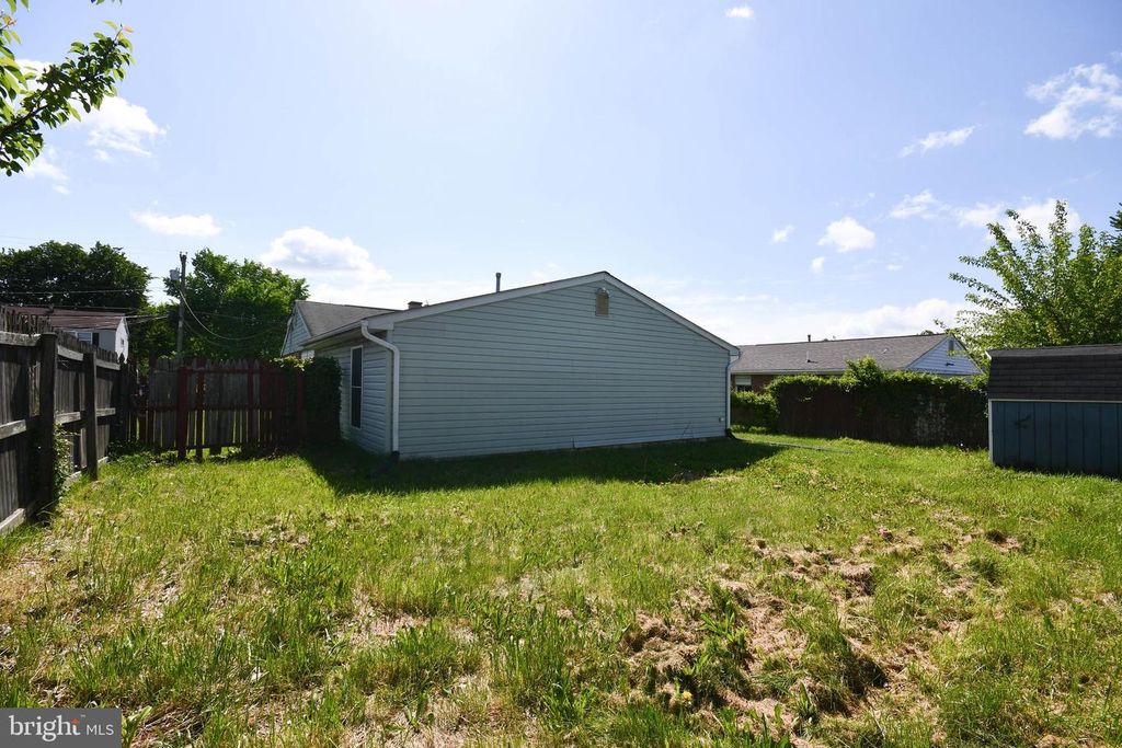 Image 40 of property listing at 332 SUTER RD, Baltimore, MD 21228
