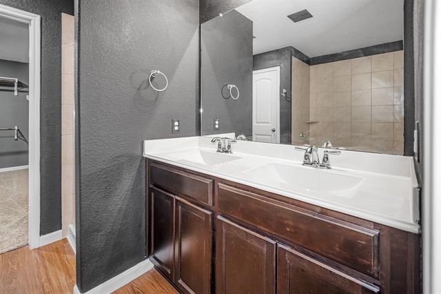 9726 Shimmering Lakes Drive, Rosharon, TX 77583