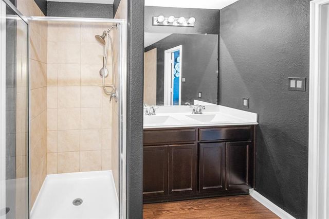 9726 Shimmering Lakes Drive, Rosharon, TX 77583