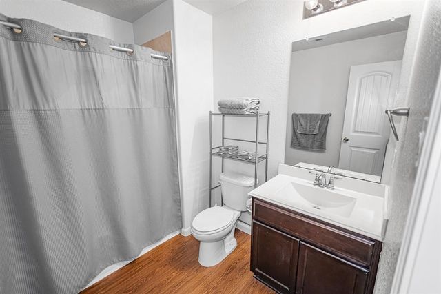 9726 Shimmering Lakes Drive, Rosharon, TX 77583