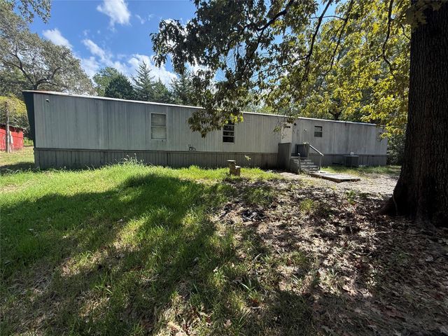 892 Hanks Street, Trinity, TX 75862