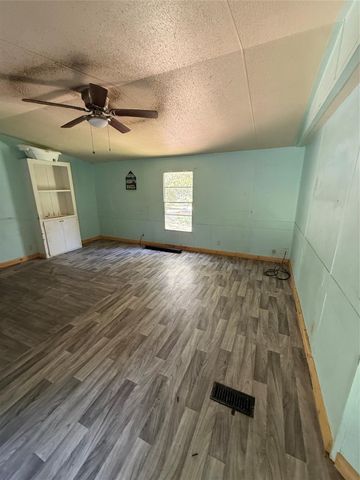 892 Hanks Street, Trinity, TX 75862