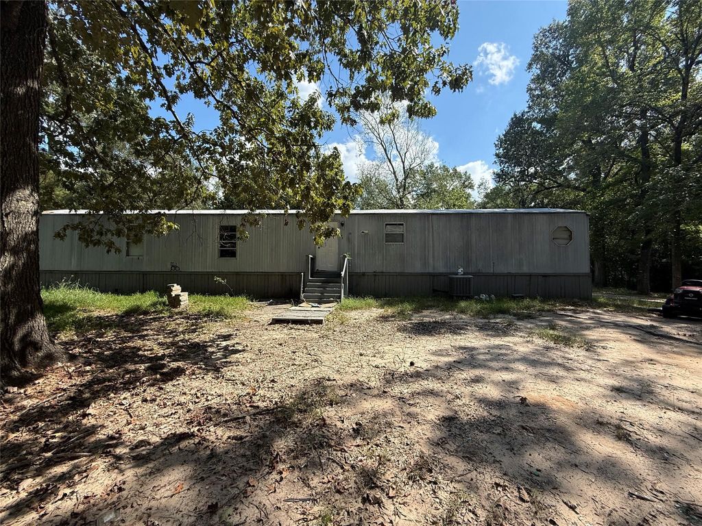 892 Hanks Street, Trinity, TX 75862