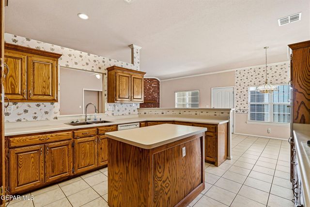 1351 WYATT EARP Street, El Paso, TX 79936