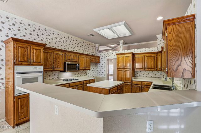 1351 WYATT EARP Street, El Paso, TX 79936