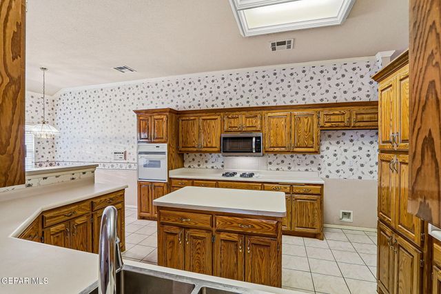 1351 WYATT EARP Street, El Paso, TX 79936