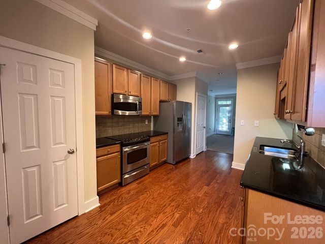 227 Harbour Place Drive, Davidson, NC 28036