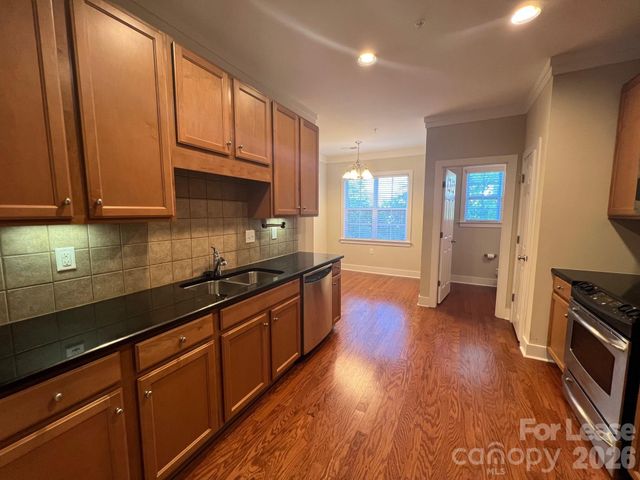 227 Harbour Place Drive, Davidson, NC 28036