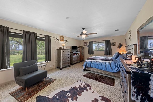 130 Willow Bend Rd, Center Point, TX 78010