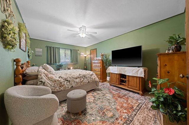 130 Willow Bend Rd, Center Point, TX 78010