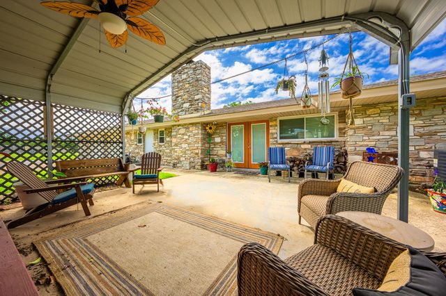 130 Willow Bend Rd, Center Point, TX 78010