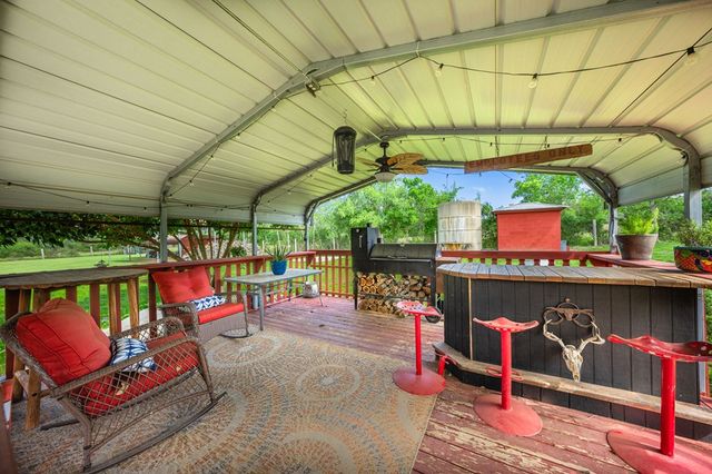130 Willow Bend Rd, Center Point, TX 78010