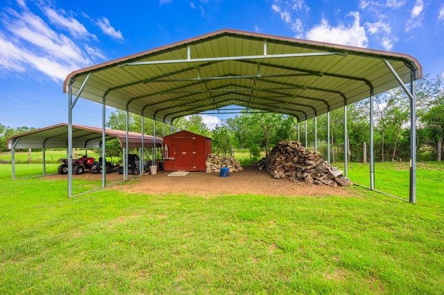 130 Willow Bend Rd, Center Point, TX 78010