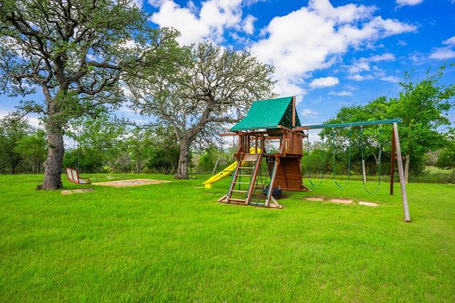 130 Willow Bend Rd, Center Point, TX 78010