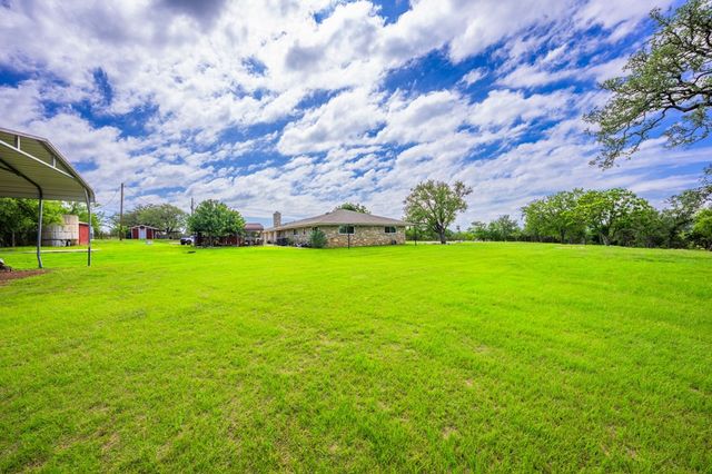 130 Willow Bend Rd, Center Point, TX 78010