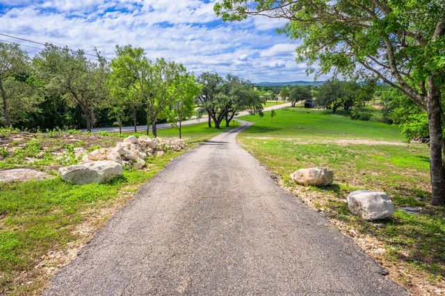 130 Willow Bend Rd, Center Point, TX 78010