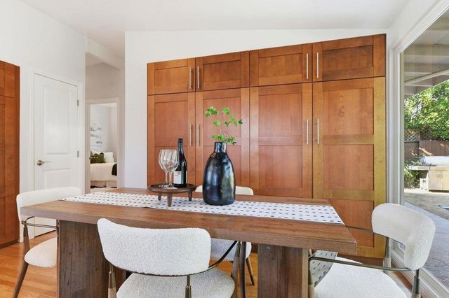 201 Thompson Square, Mountain View, CA 94043