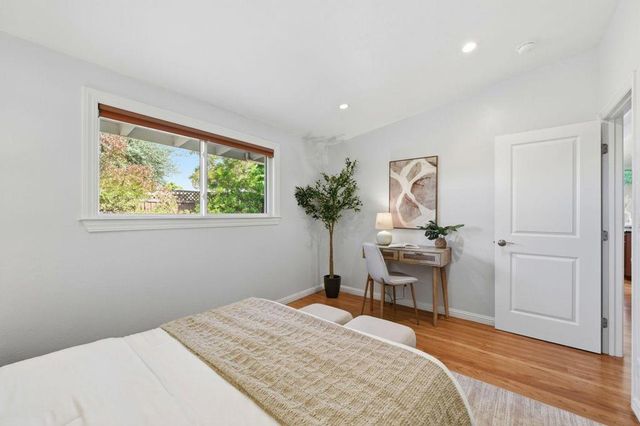 201 Thompson Square, Mountain View, CA 94043