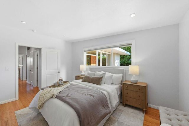 201 Thompson Square, Mountain View, CA 94043