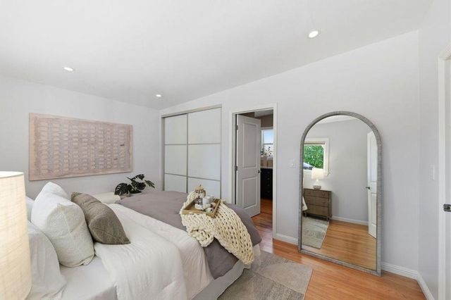 201 Thompson Square, Mountain View, CA 94043