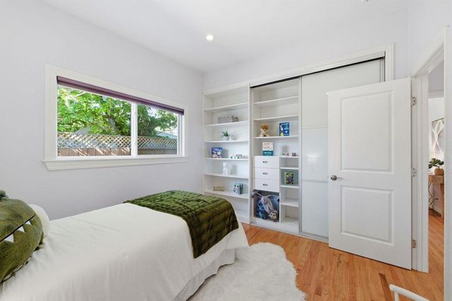 201 Thompson Square, Mountain View, CA 94043