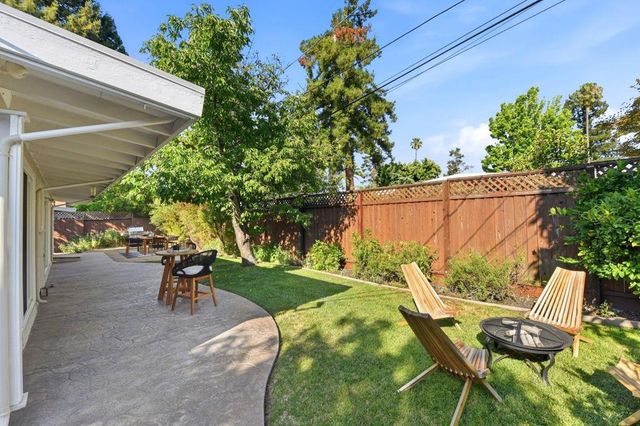 201 Thompson Square, Mountain View, CA 94043