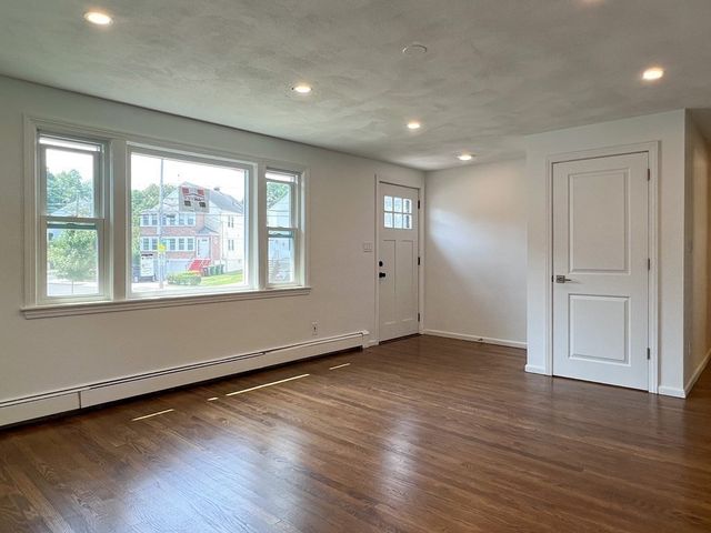 22 Chandler St 2, Watertown, MA 02472