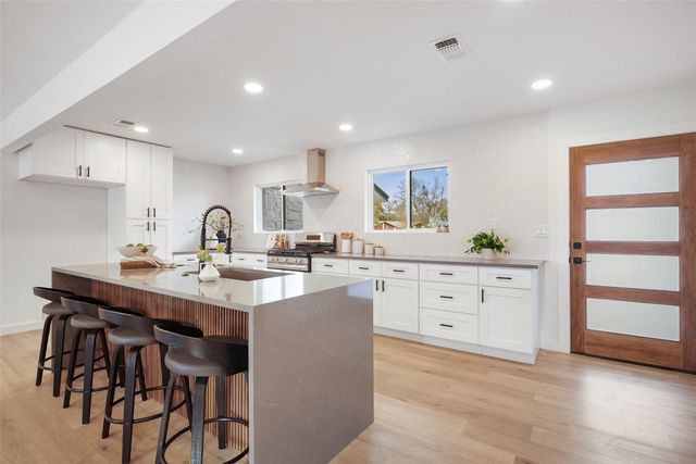 5400 Salem Hill DR, Austin, TX 78745