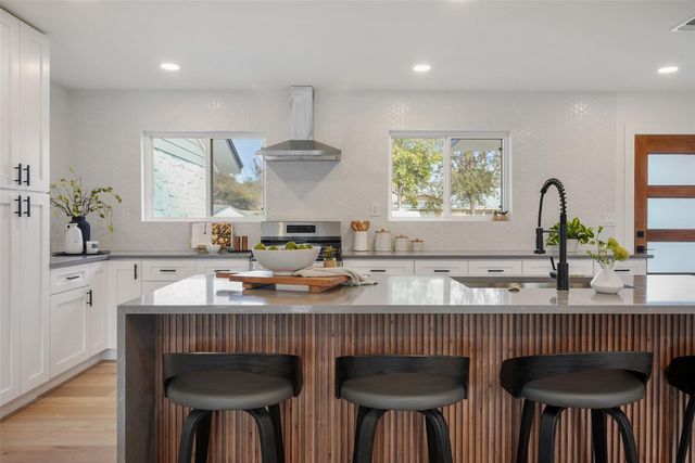 5400 Salem Hill DR, Austin, TX 78745