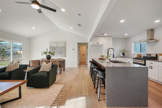 5400 Salem Hill DR, Austin, TX 78745