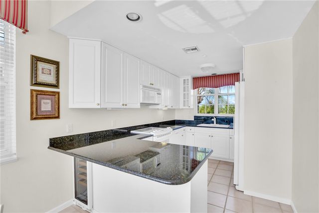 5540 N Harbor Village Drive 305, Vero Beach, FL 32967