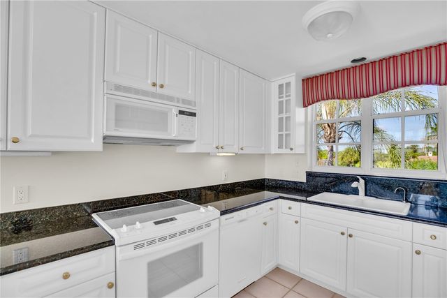 5540 N Harbor Village Drive 305, Vero Beach, FL 32967