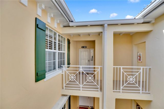 5540 N Harbor Village Drive 305, Vero Beach, FL 32967