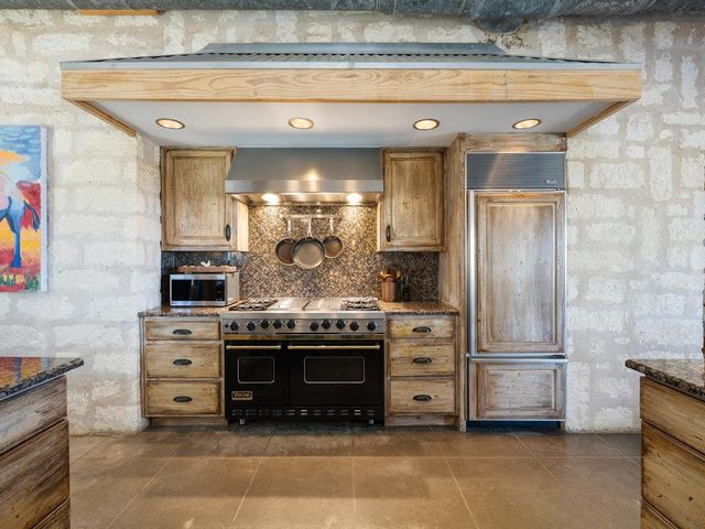 4200 Cypress Canyon TRL, Spicewood, TX 78669