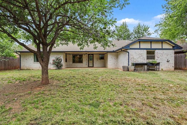 2112 Bentham Place, Yukon, OK 73099