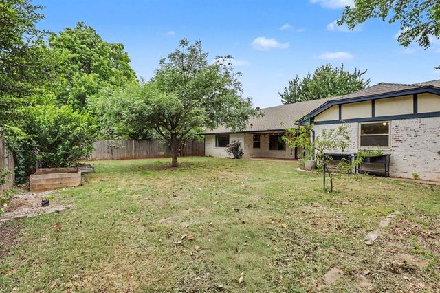 2112 Bentham Place, Yukon, OK 73099