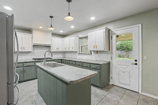 2112 Bentham Place, Yukon, OK 73099